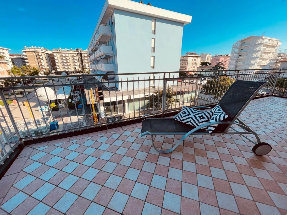 Family Apartment Piazza Milano - Jesolo Buitenkant foto