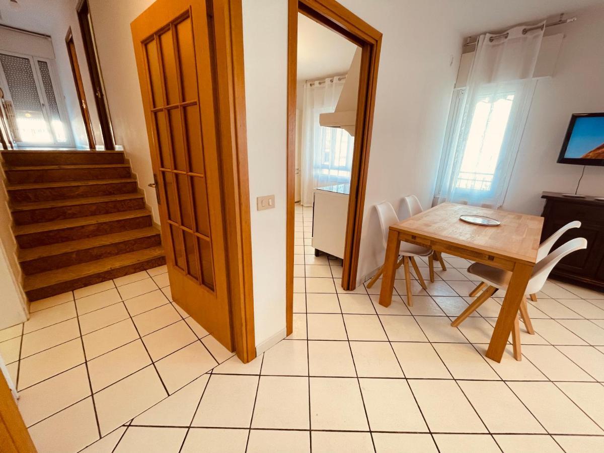 Family Apartment Piazza Milano - Jesolo Buitenkant foto